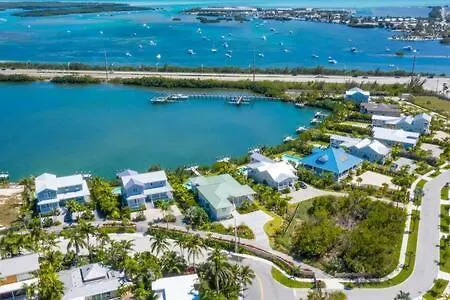 Springtide House -Dock & Home W Pool Stock Island Holiday home
