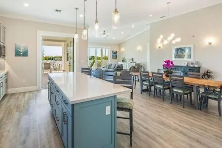 Springtide House -Dock & Home W Pool Stock Island Holiday home